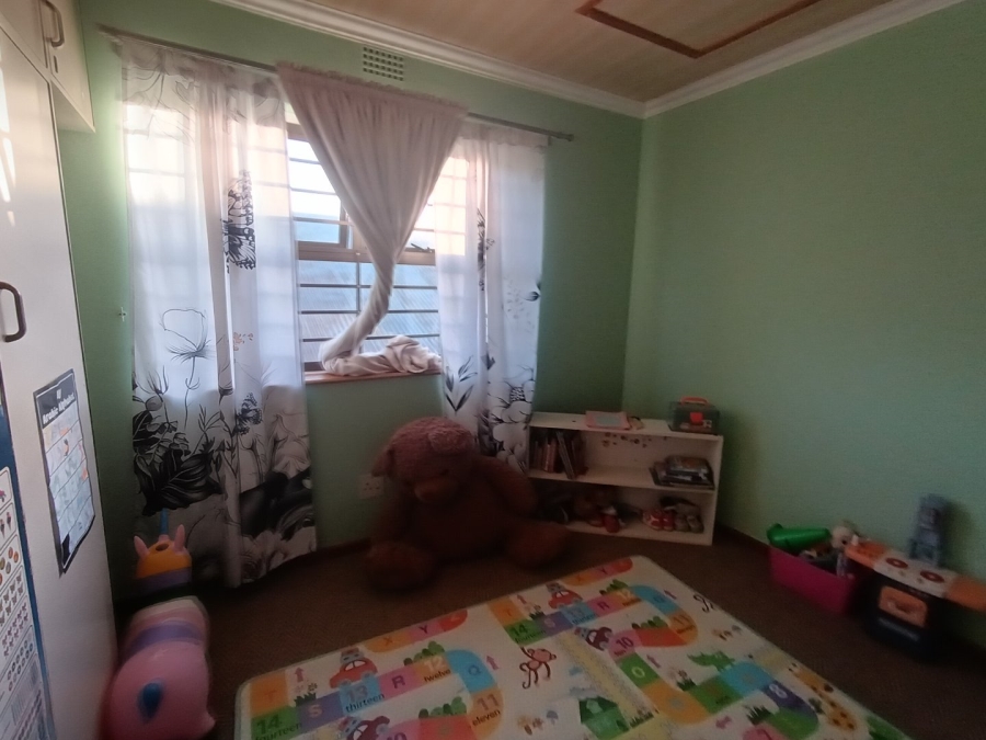 6 Bedroom Property for Sale in Maitland Western Cape